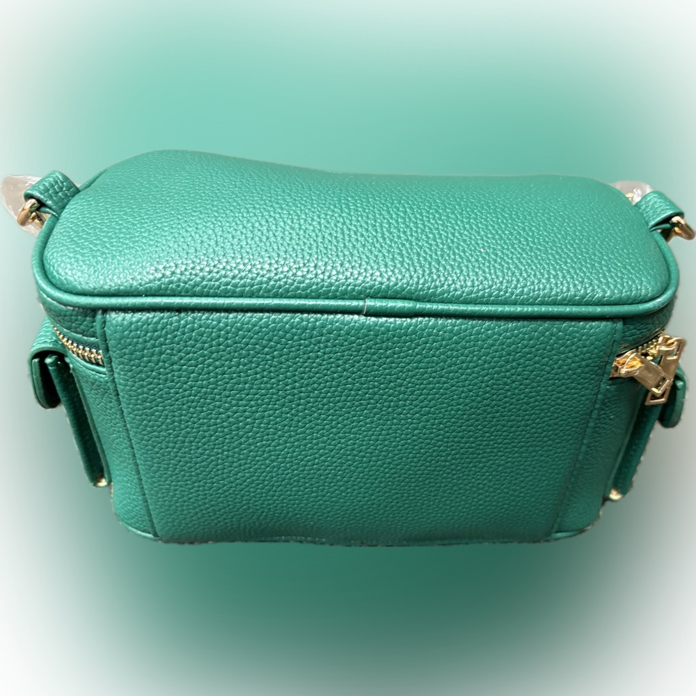 NWT! “Chloe Camera” Handbag in GREEN by Alyssa - Picture 5 of 7